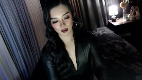 Snapshot of asmodeus_daughter chatting on 10.20.25 Margaux Miller online show from 10.20.25