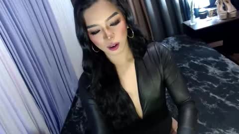 Snapshot of asmodeus_daughter chatting on 10.29.25 Margaux Miller online show from 10.29.25