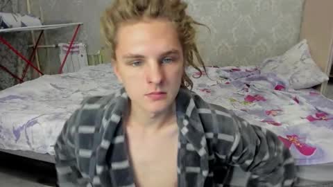 Snapshot of asphalt_surfer chatting on 10.19.25 asphalt surfer online show from 10.19.25