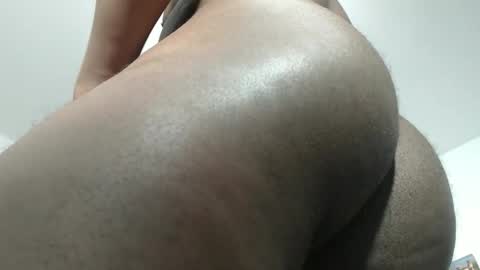 Snapshot of assholehornyxxx chatting on 04.11.26 come whit me online show from 04.11.26