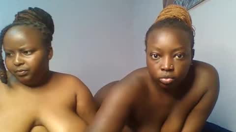 Snapshot of assybunny chatting on 11.30.25 assybunny online show from 11.30.25