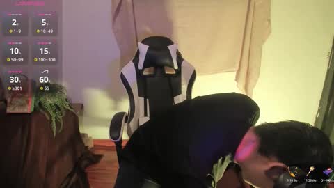 Snapshot of asta_kuro chatting on 12.14.25 Asta Kuno online show from 12.14.25