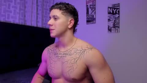 Snapshot of astonhills chatting on 10.04.25 astonhills online show from 10.04.25