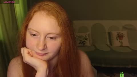 Snapshot of astoria_ross_ chatting on 05.19.26 Astoria online show from 05.19.26