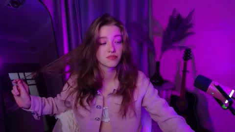 Snapshot of astramist chatting on 09.22.25 astramist online show from 09.22.25