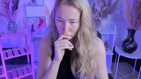 astramonroe online show from 09.10.25