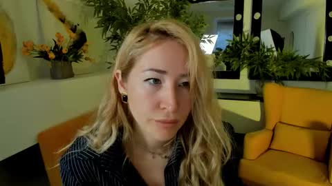 astramonroe online show from 09.29.25