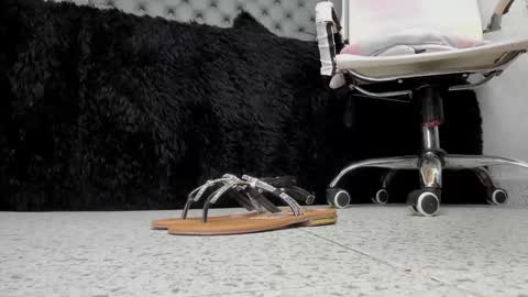 Snapshot of astrid01_ chatting on 11.22.25 astrid01_ online show from 11.22.25