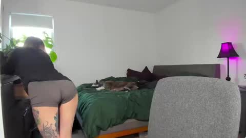 Astrid Luxe online show from 01.06.25