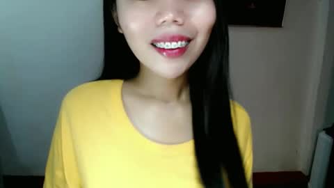 Snapshot of asuna_charming chatting on 12.23.25 asuna_charming online show from 12.23.25