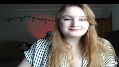 Snapshot of asya4u chatting on 11.27.25 Asya online show from 11.27.25