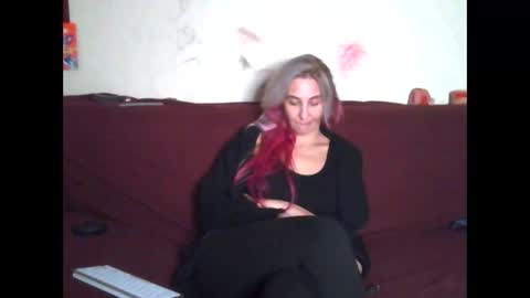 Snapshot of asyalu chatting on 11.21.25 AsyaLu online show from 11.21.25