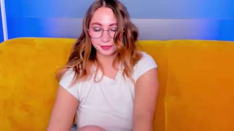 Snapshot of asyapink chatting on 10.22.25 AsyaPink online show from 10.22.25