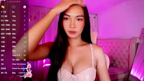 Snapshot of ate_sam chatting on 11.30.25 Sam online show from 11.30.25