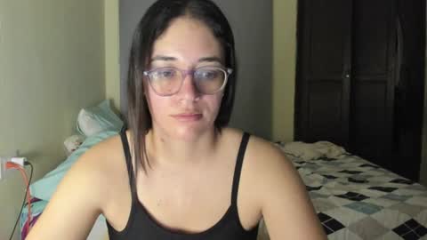 Snapshot of atenas__05 chatting on 06.14.26 atenas online show from 06.14.26