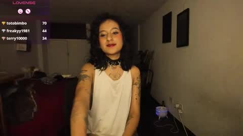 Snapshot of atenea_dragon__ chatting on 10.16.25 Atenea online show from 10.16.25