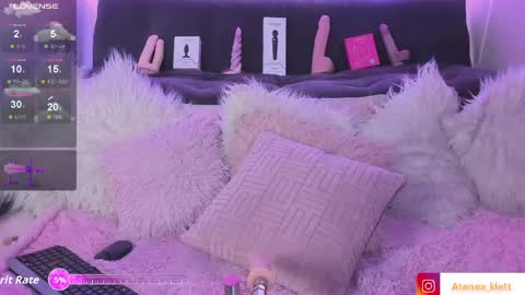 Snapshot of atenea_klett_ chatting on 05.05.26 ATENEA online show from 05.05.26