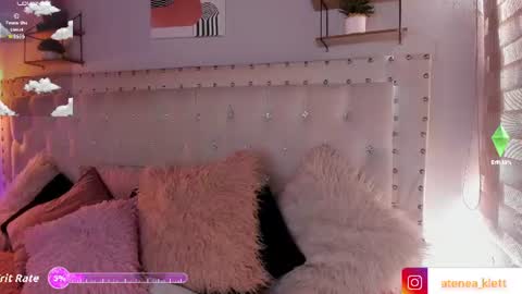 Snapshot of atenea_klett_ chatting on 07.21.26 ATENEA online show from 07.21.26