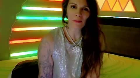 Athena Autumn online show from 01.01.25