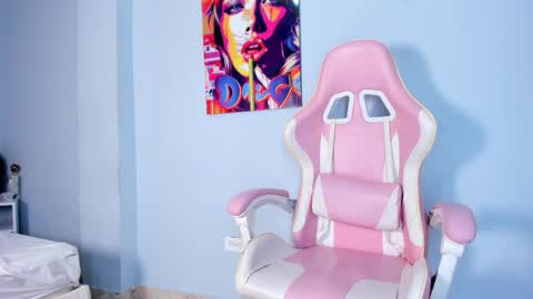 Snapshot of athenea__fox chatting on 11.05.25 athenea__fox online show from 11.05.25