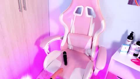 Snapshot of athenea__fox chatting on 11.09.25 athenea__fox online show from 11.09.25