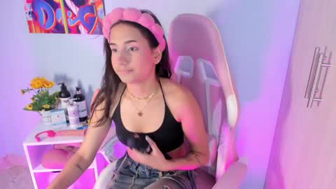 Snapshot of athenea__fox chatting on 11.13.25 athenea__fox online show from 11.13.25