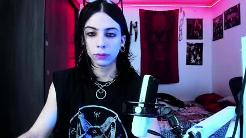 Snapshot of atheneoo_ chatting on 10.20.25 athenauwu online show from 10.20.25