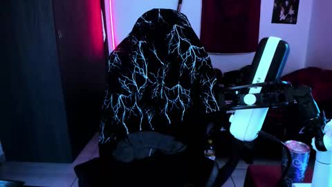 Snapshot of atheneoo_ chatting on 10.25.25 athenauwu online show from 10.25.25