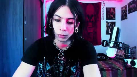 Snapshot of atheneoo_ chatting on 12.05.25 athenauwu online show from 12.05.25