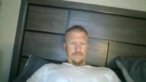 AthleticWhiteboy777 online show from 05.25.26