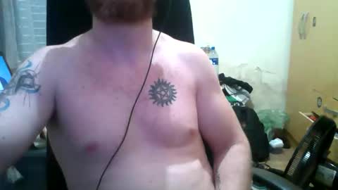 Snapshot of athleticboyy chatting on 10.28.25 Paul Van online show from 10.28.25