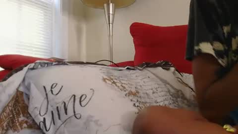 AtirahCali online show from 10.12.25