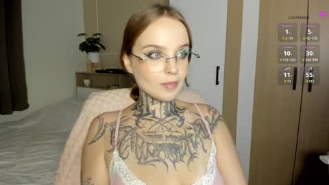 Snapshot of atomic_ketchup chatting on 02.03.25 online every day between 10am-23pm online show from 02.03.25