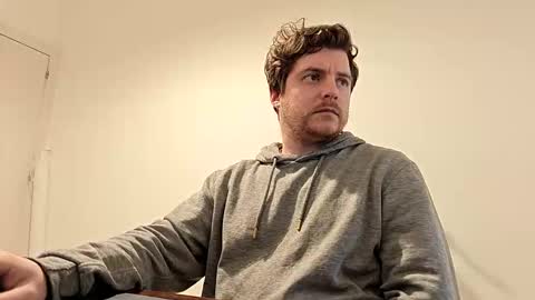 Snapshot of atomicoliver chatting on 02.25.26 atomicoliver online show from 02.25.26