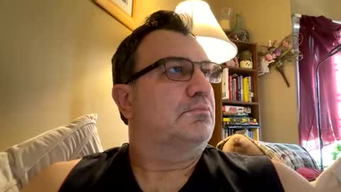 Snapshot of atozzzz chatting on 10.19.25 atozzzz online show from 10.19.25