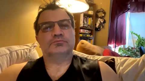 Snapshot of atozzzz chatting on 11.22.25 atozzzz online show from 11.22.25