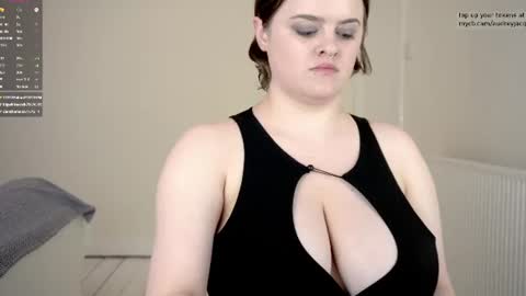 Snapshot of audreyjacq chatting on 07.25.26 Audrey Jacq online show from 07.25.26