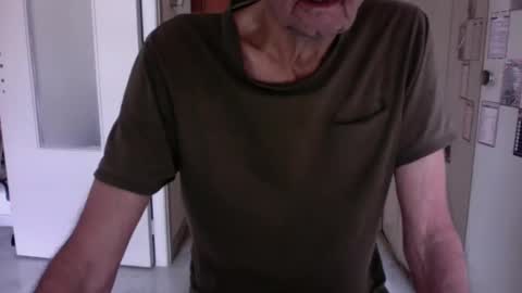 Snapshot of auguste061400 chatting on 02.07.25 auguste061400 online show from 02.07.25