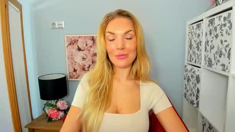 Snapshot of aullorasensual chatting on 12.02.24 AulloraSensual online show from 12.02.24