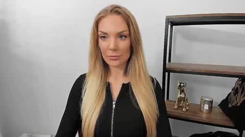 Snapshot of aullorasensual chatting on 03.28.26 AulloraSensual online show from 03.28.26