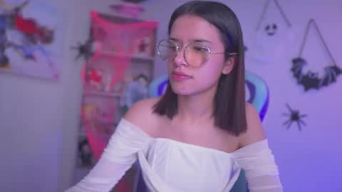 aura_rouss online show from 10.31.25