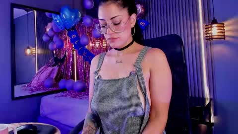 Aura online show from 03.11.25