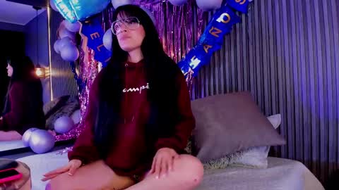 Aura online show from 03.12.25