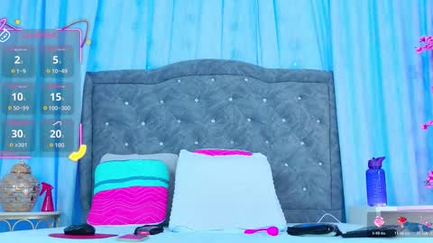 Snapshot of auraross chatting on 09.28.25 Aura online show from 09.28.25