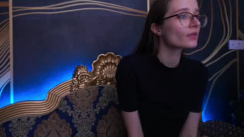 Snapshot of aureliavyxen chatting on 12.15.25 Aurelia online show from 12.15.25