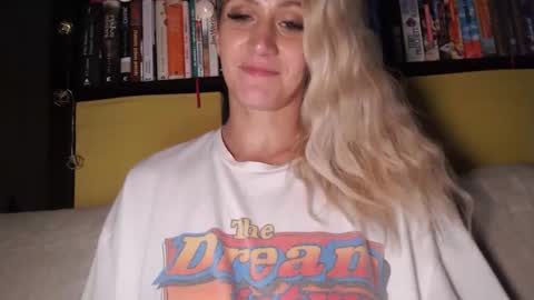 Aurelyie online show from 11.24.25