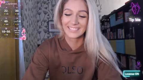 Aurelyie online show from 12.15.25