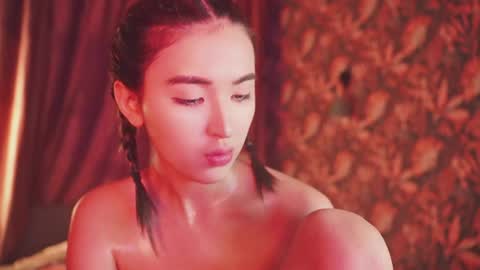 Snapshot of auromora chatting on 12.20.24 Nayeon online show from 12.20.24