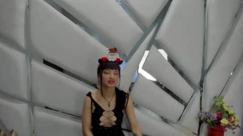 Snapshot of aurora18palmer chatting on 12.18.24 aurora online show from 12.18.24