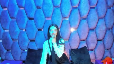 Snapshot of aurora18palmer chatting on 09.30.25 aurora online show from 09.30.25